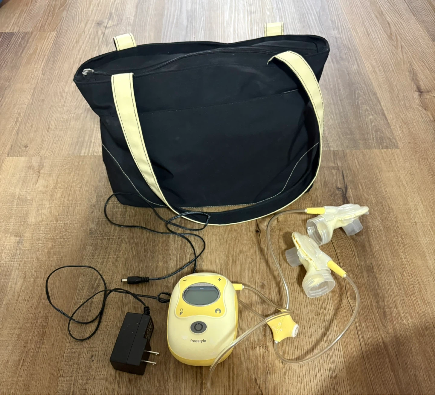 Medela Freestyle Double Electric Breast Pump with Bag