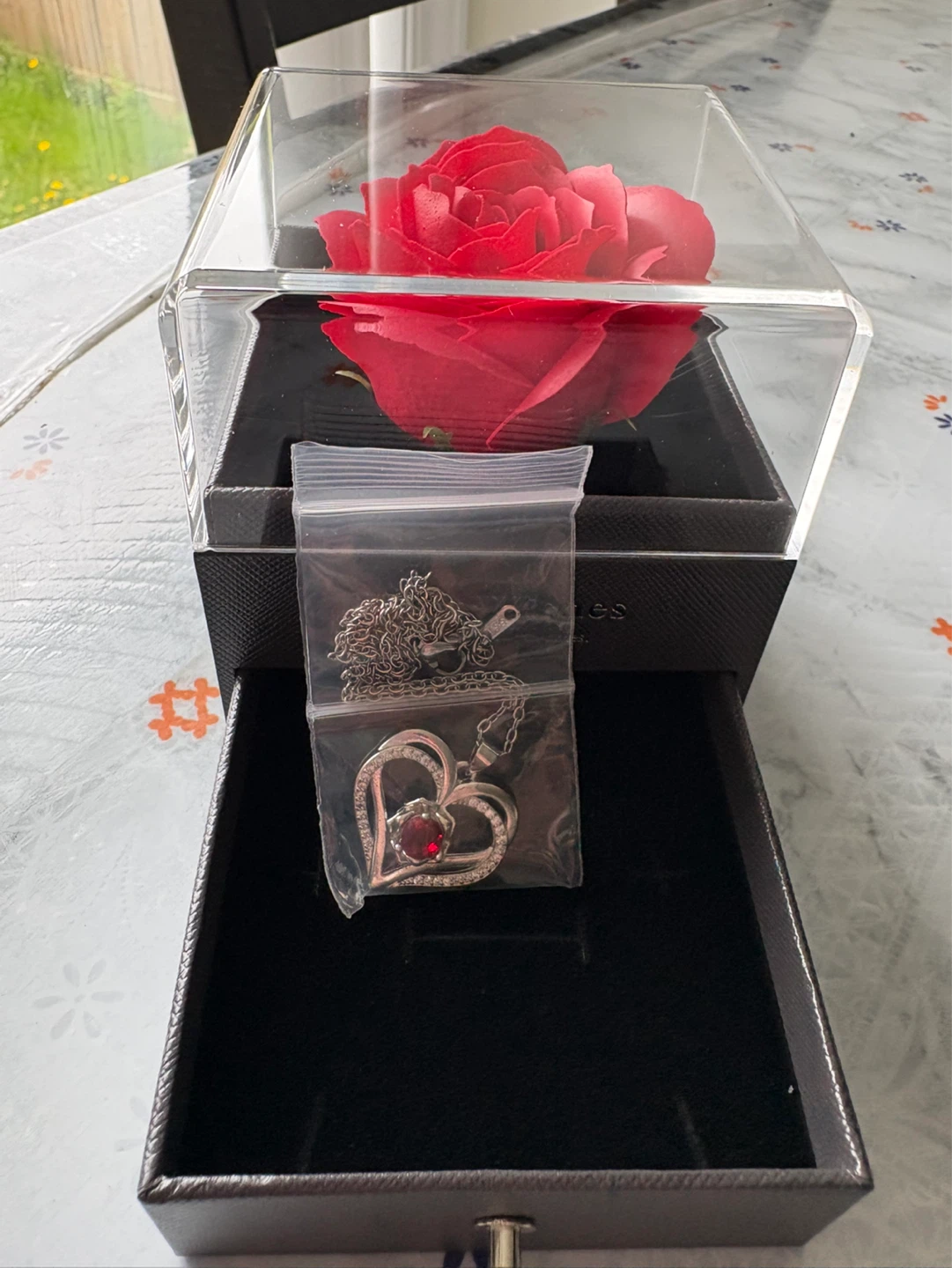 Brand New Rose & Necklace Gift Set - photo 3