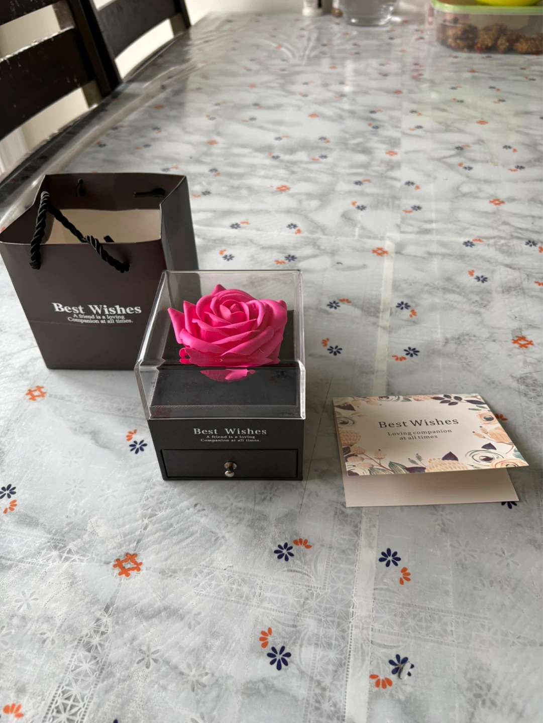 Brand New Rose Gift Box & Mom Necklace Set