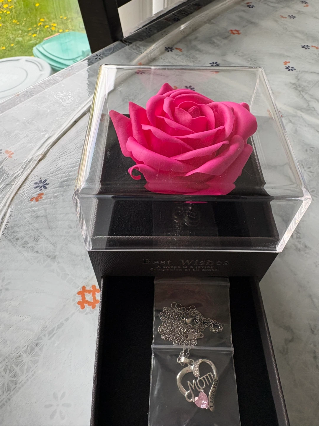 Brand New Rose Gift Box & Mom Necklace Set - photo 5