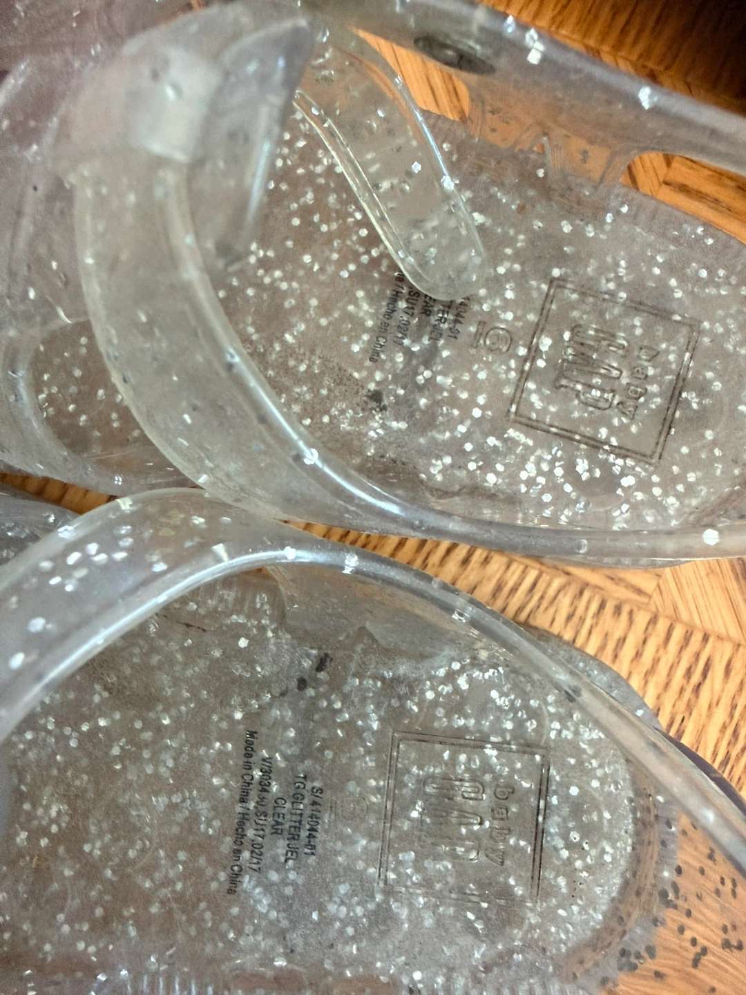 Baby Gap Glitter Jelly Sandals size 6 - photo 2