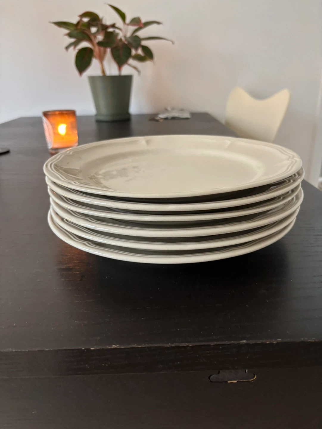 6 White/ beige plates - photo 2