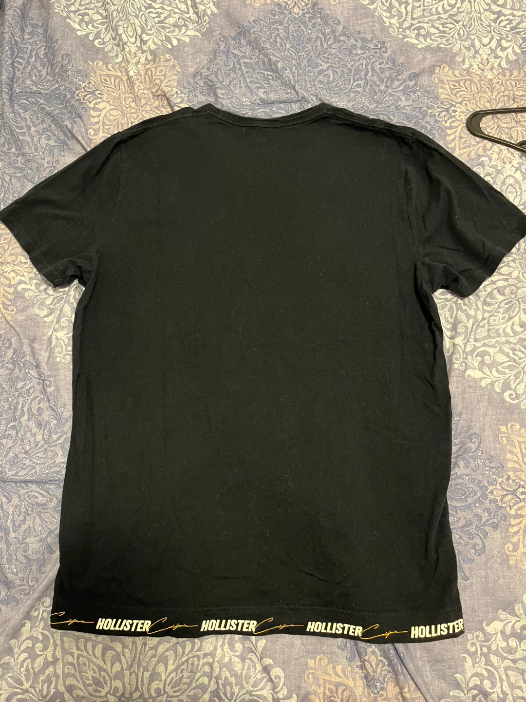 Hollister Black T-Shirt - photo 2