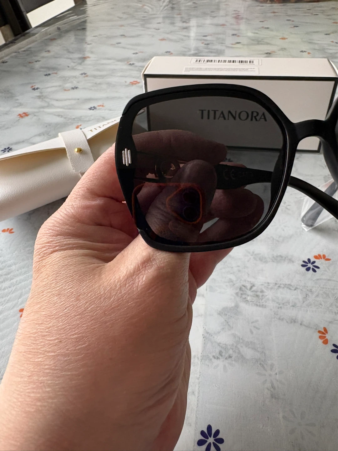 TITANORA Women’s Sunglasses – Black & Gold - photo 4