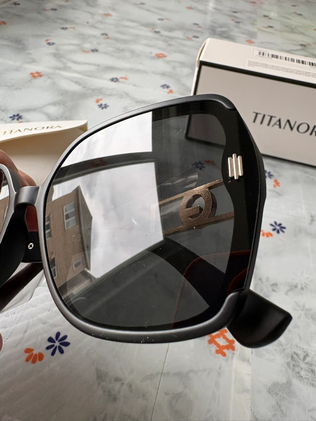 TITANORA Women’s Sunglasses – Black & Gold - photo 5