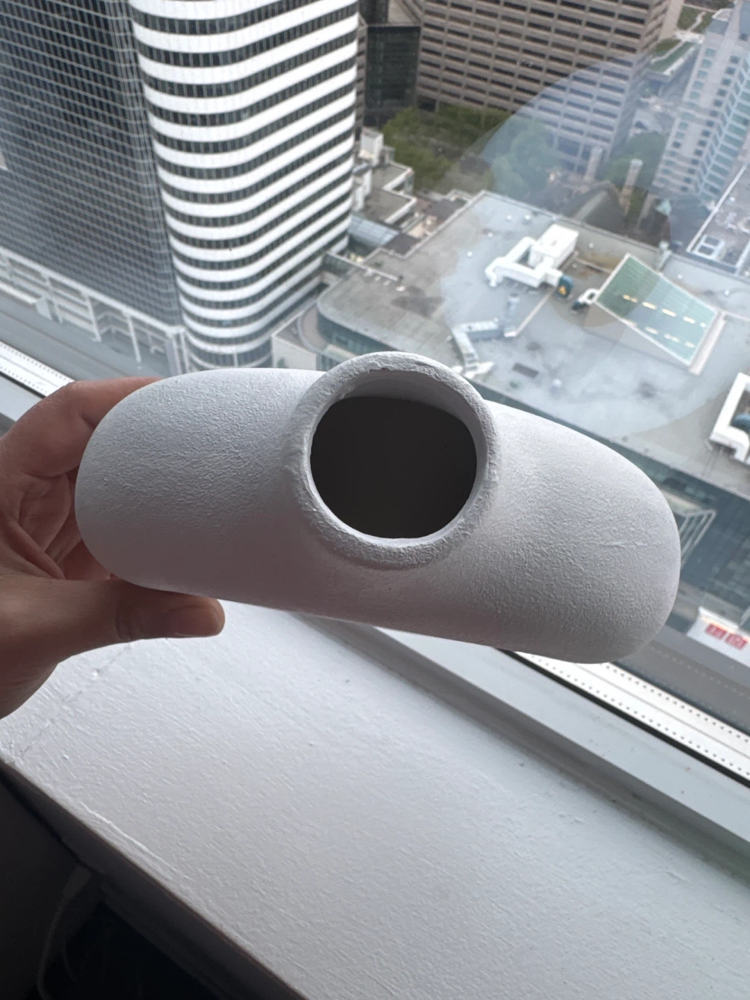 White Ceramic Donut Vase - photo 3