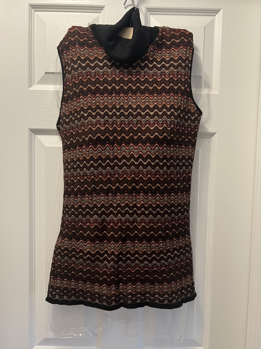 Sleeveless Turtleneck tunic
