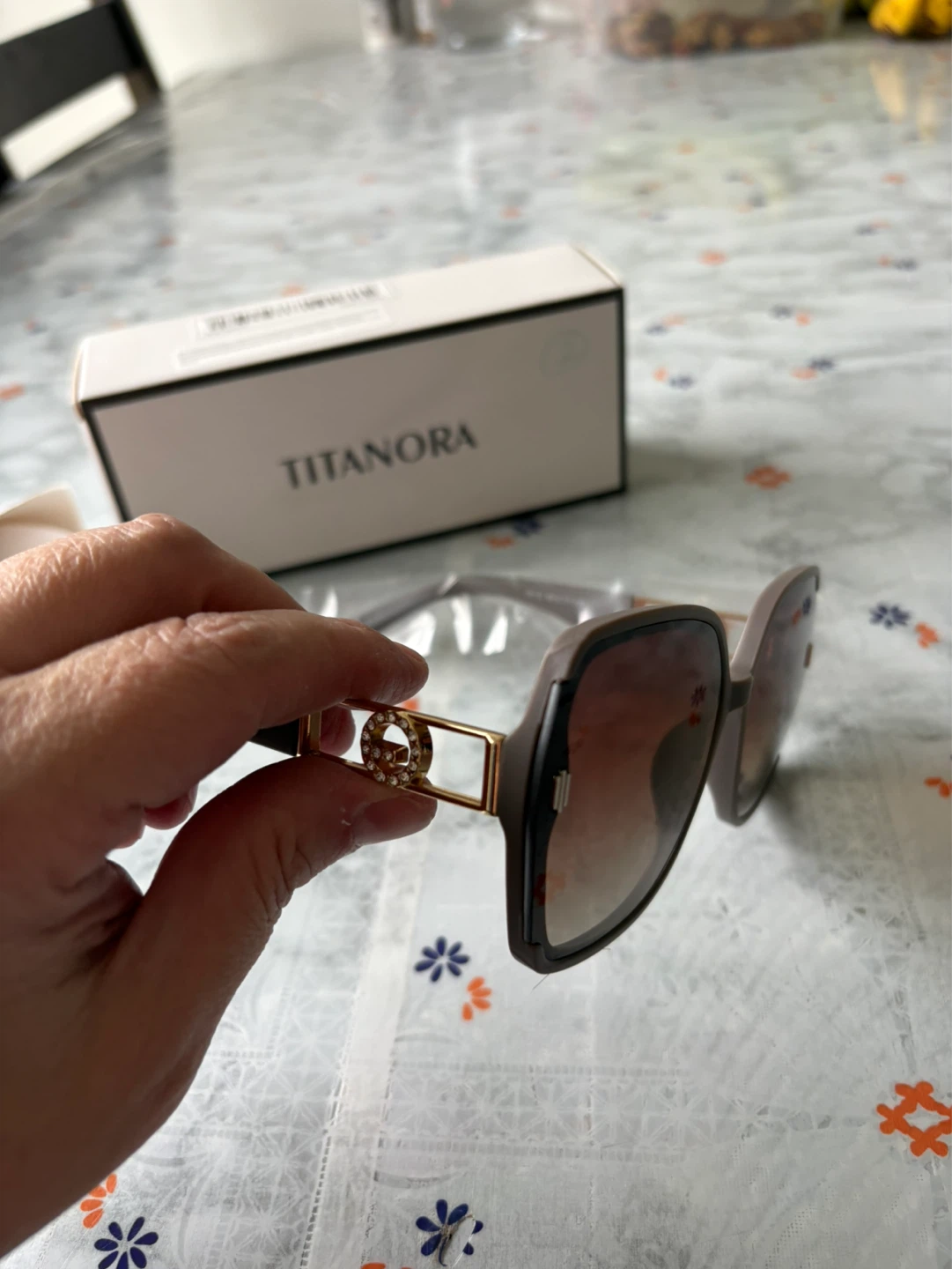 TITANORA Women’s Sunglasses – Brown Gradient - photo 5