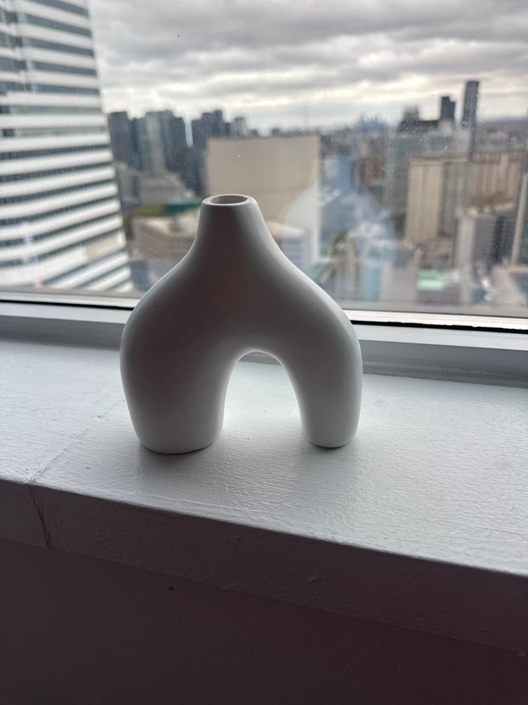 White Ceramic Abstract Vase - photo 2