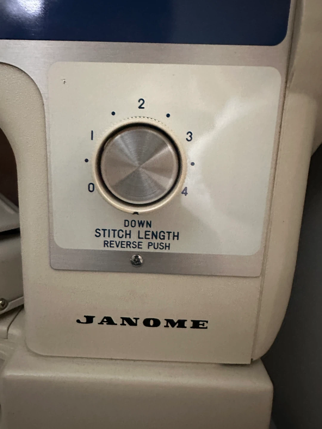 Janome Model 642 Sewing Machine with Case - photo 4
