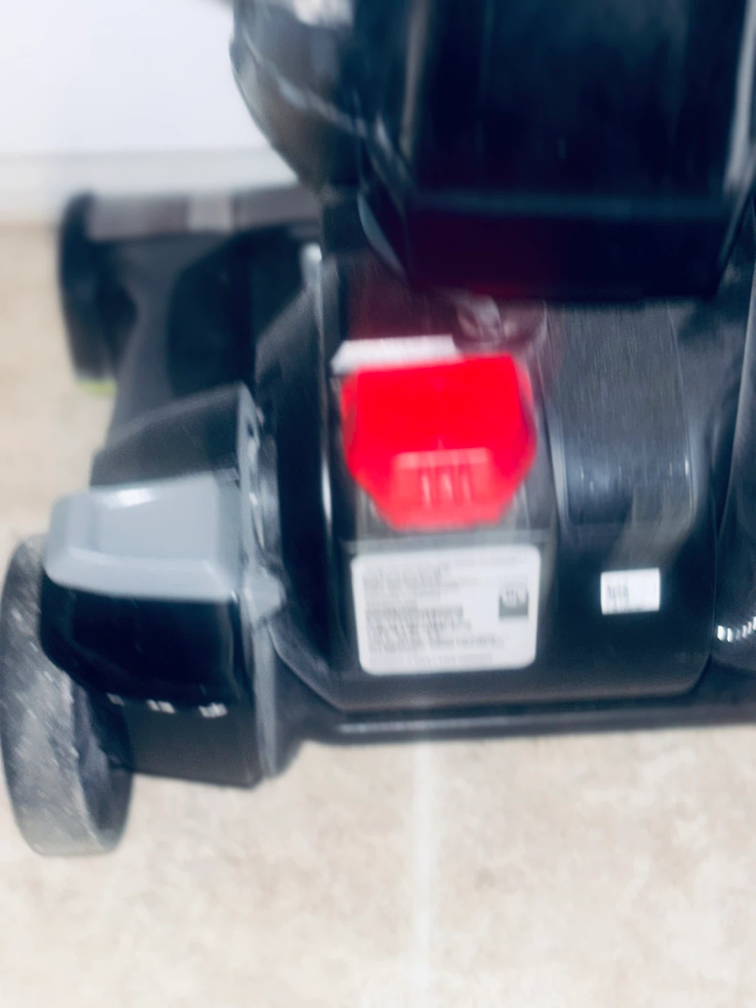 Bissell Powergroom Swivel Pet Vacuum - photo 3
