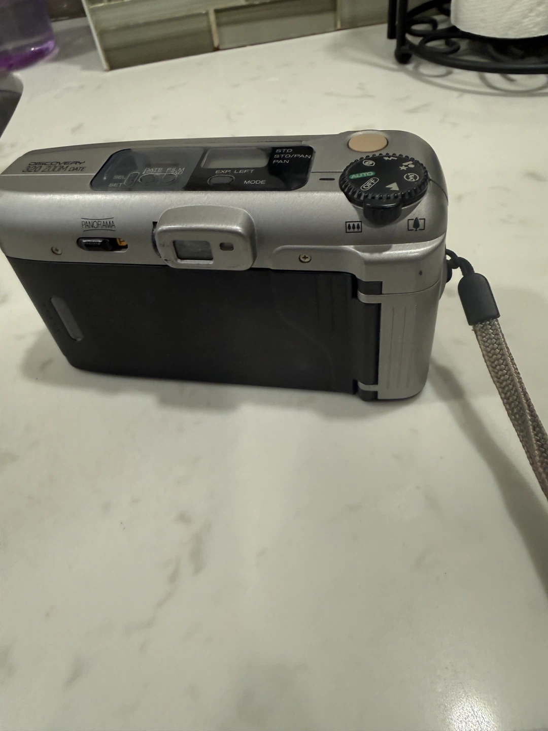Fujifilm Discovery 320 Zoom Date 35mm Camera - photo 2