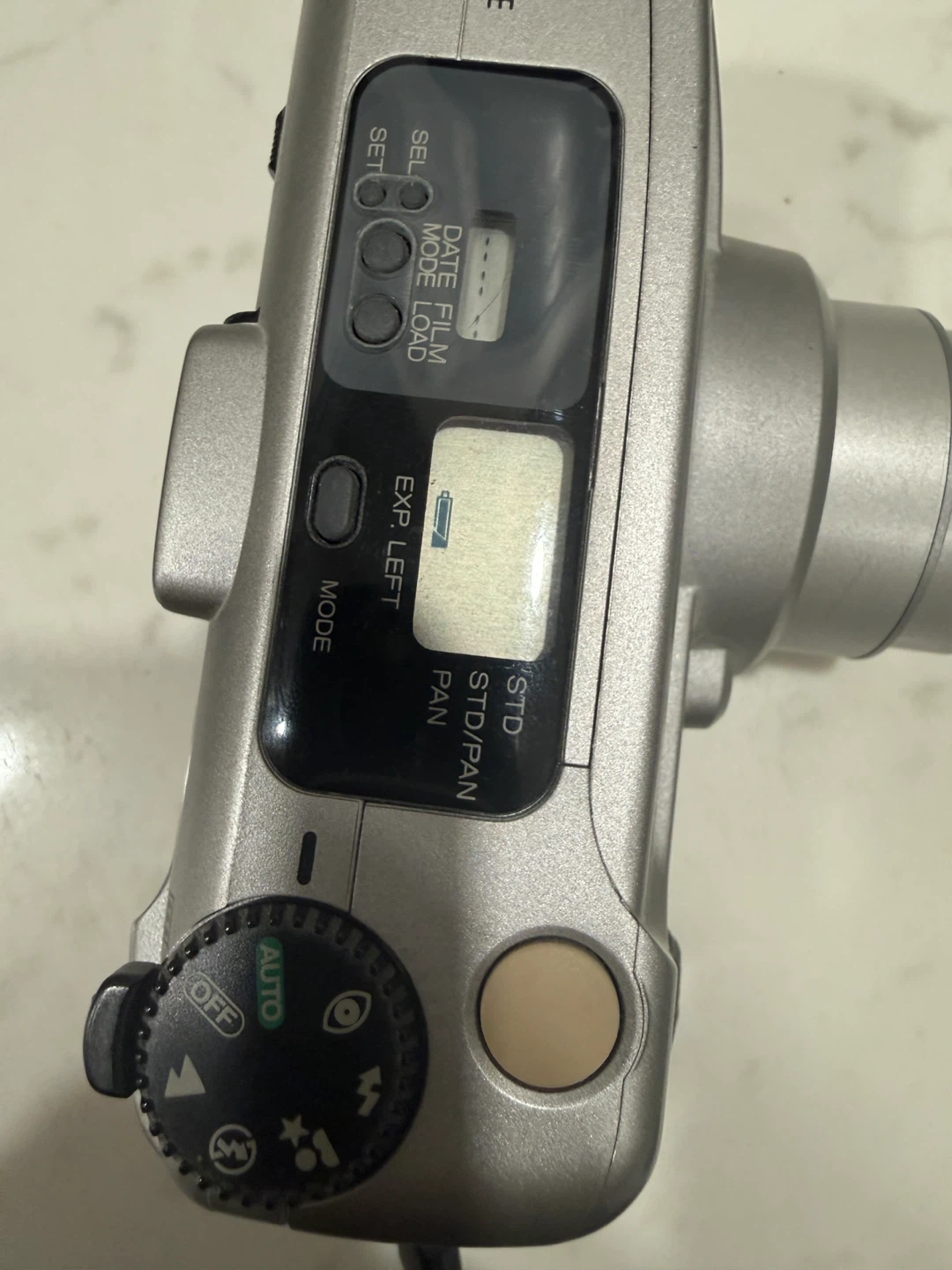 Fujifilm Discovery 320 Zoom Date 35mm Camera - photo 3