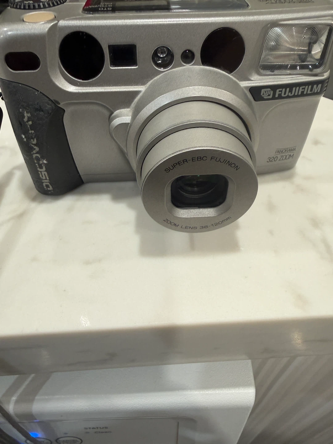 Fujifilm Discovery 320 Zoom Date 35mm Camera - photo 4