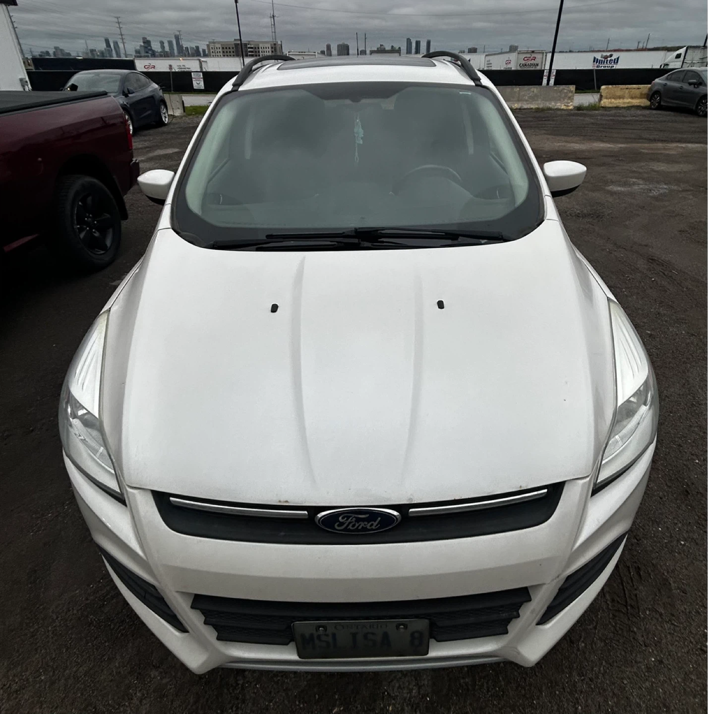 Excellent Condition AWD 2015 Fully Loaded Ford Escape - photo 2