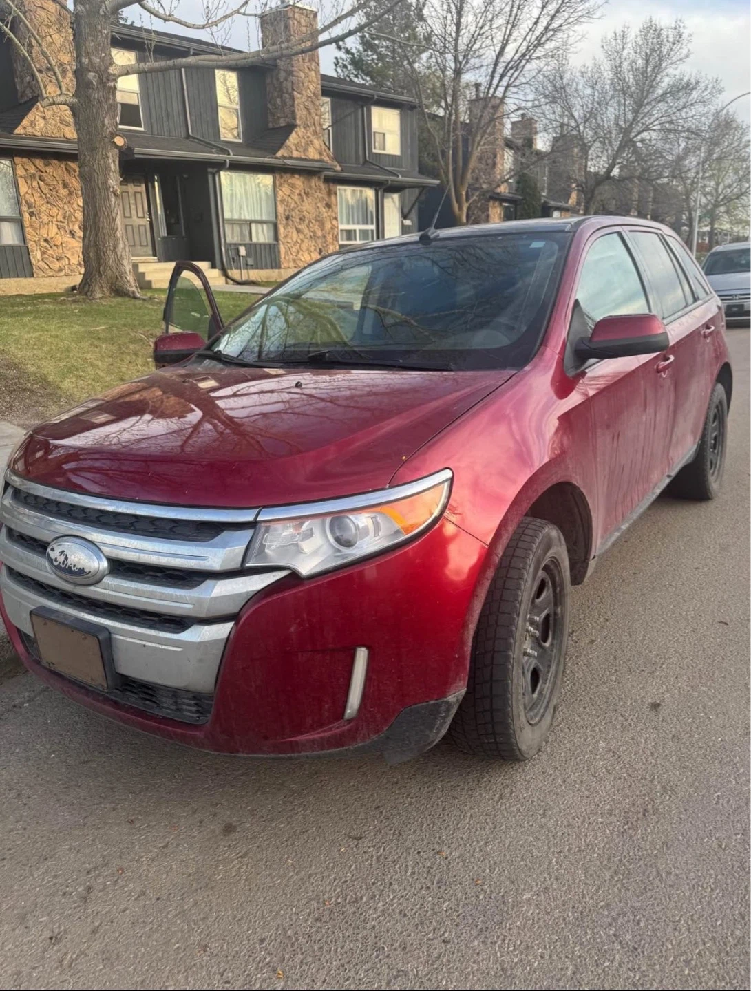 Red Ford Edge SUV - photo 2