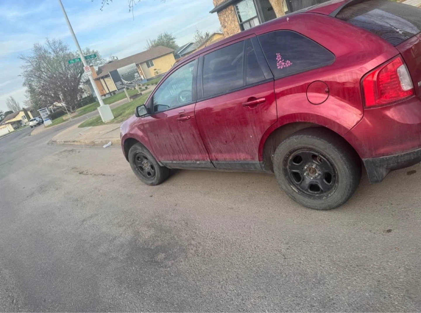 Red Ford Edge SUV - photo 5