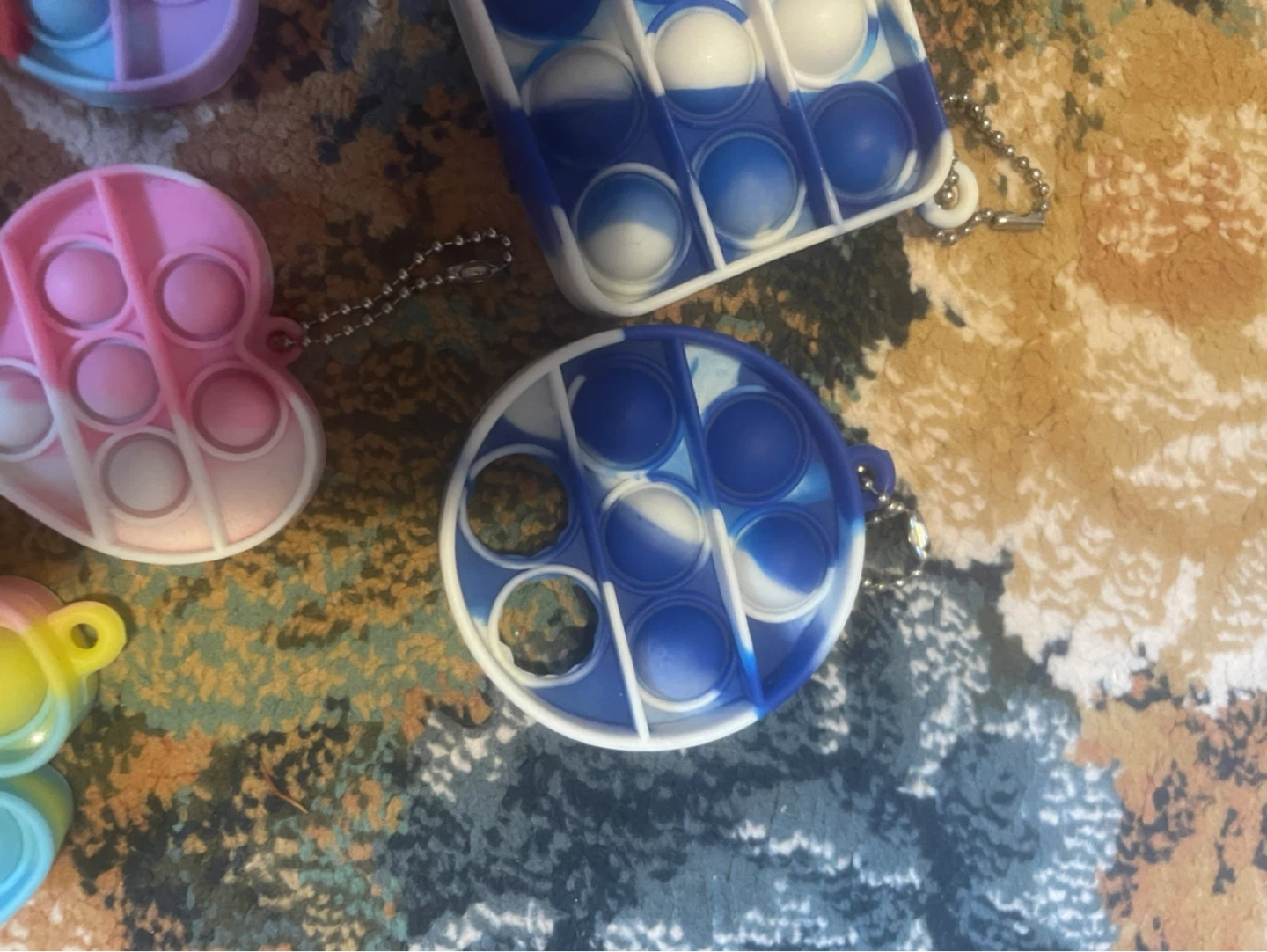 Assorted Pop-Its and fidget toys (swipe photos) - photo 5