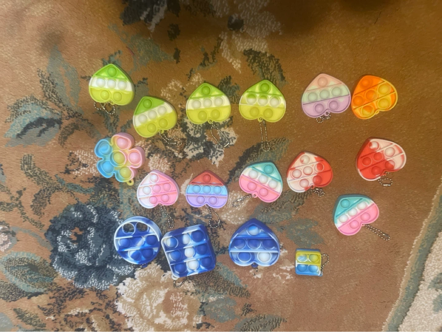Assorted Pop-Its and fidget toys (swipe photos) - photo 4