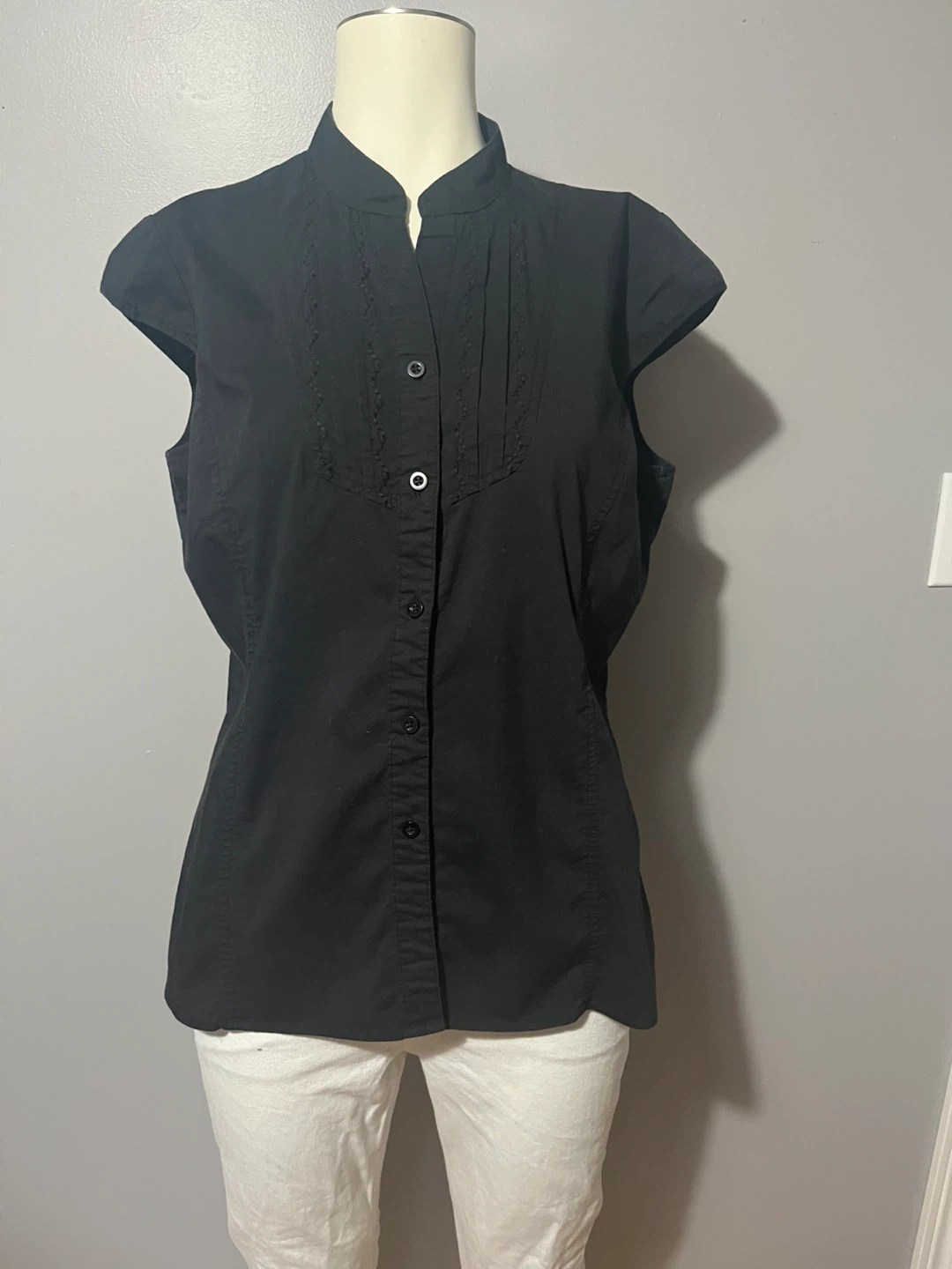 XL Cherokee Black Sleeveless Blouse