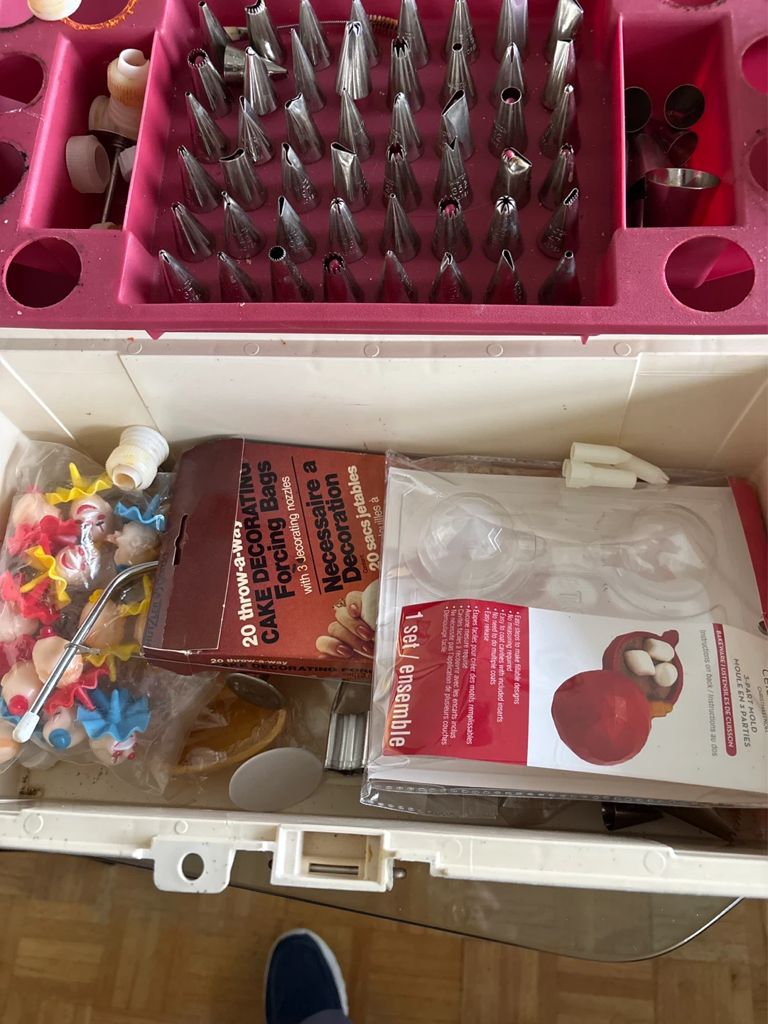 Decorating Tip Set with Case - photo 3