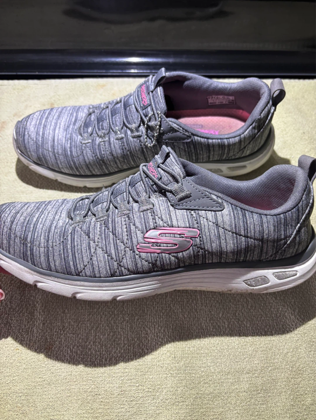 Skechers Women's Gray Pink Knit Sneakers Size 9 - photo 2