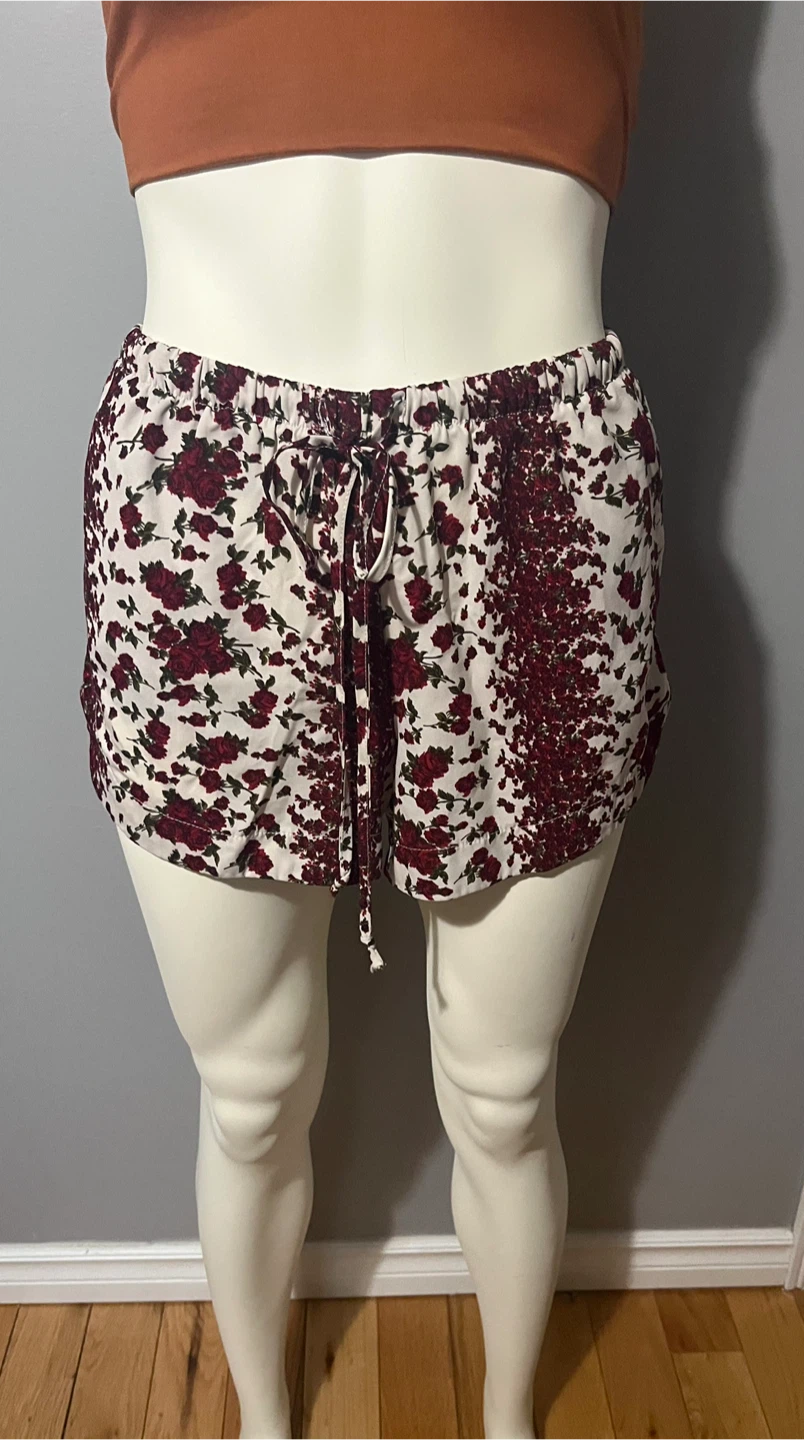 UK2LA Floral Shorts - Size S/P