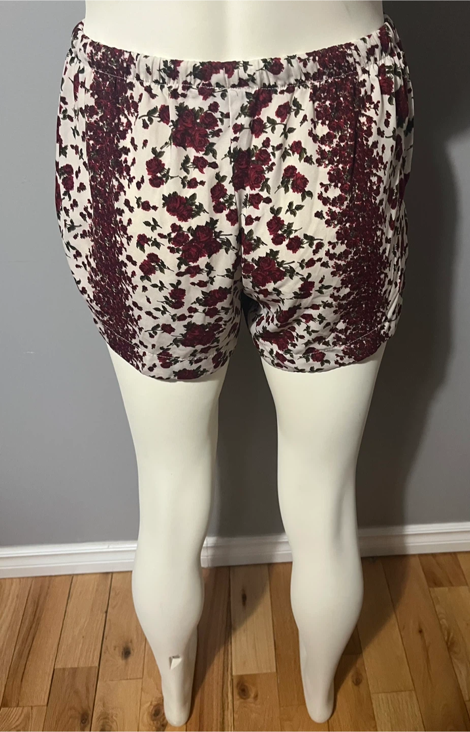 UK2LA Floral Shorts - Size S/P - photo 4