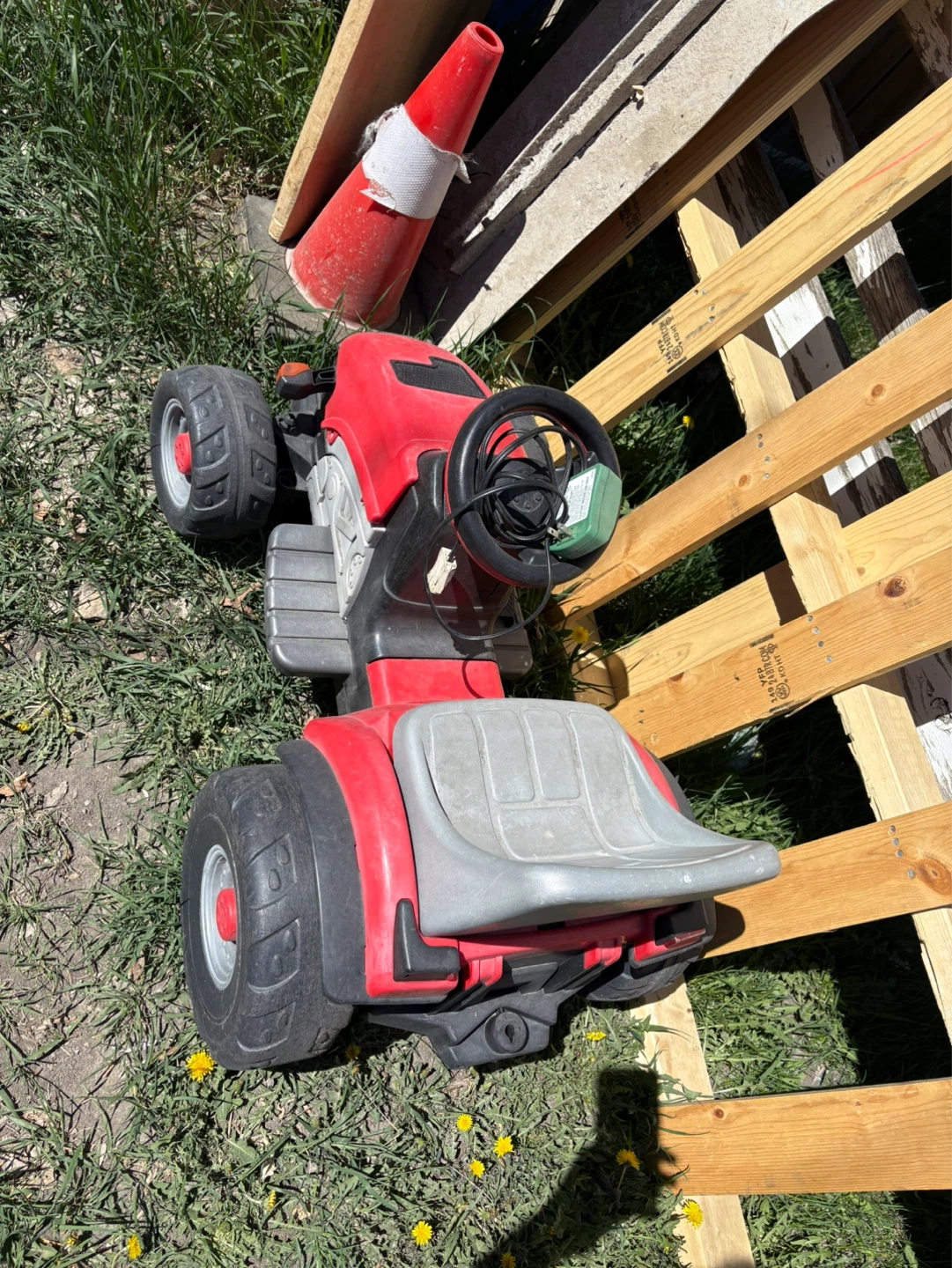 John Deere Ride-On Tractor Toy - photo 2