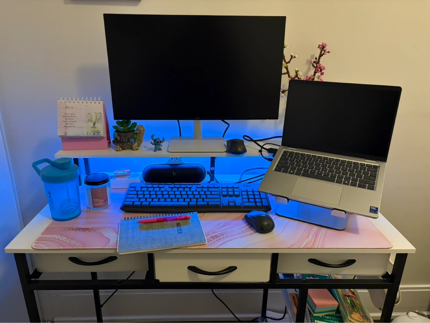 Office desk - photo 2