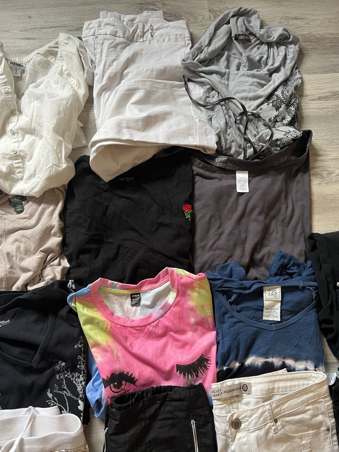 Bundle of Women's Clothing - photo 5