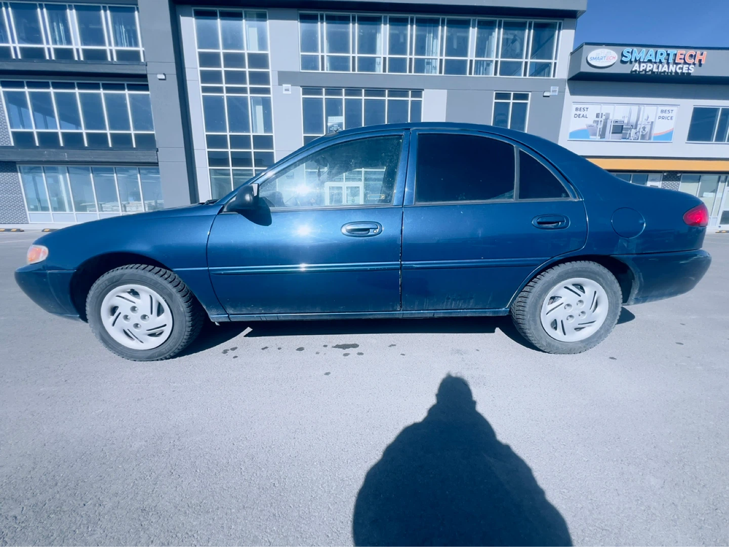Ford Escort SE– Excellent Condition - photo 2