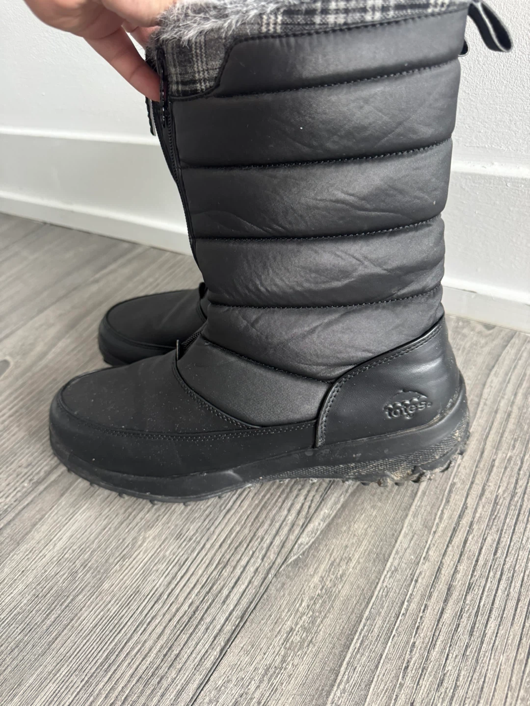 Totes Black Puffer Winter Boots - Size 11M - photo 2