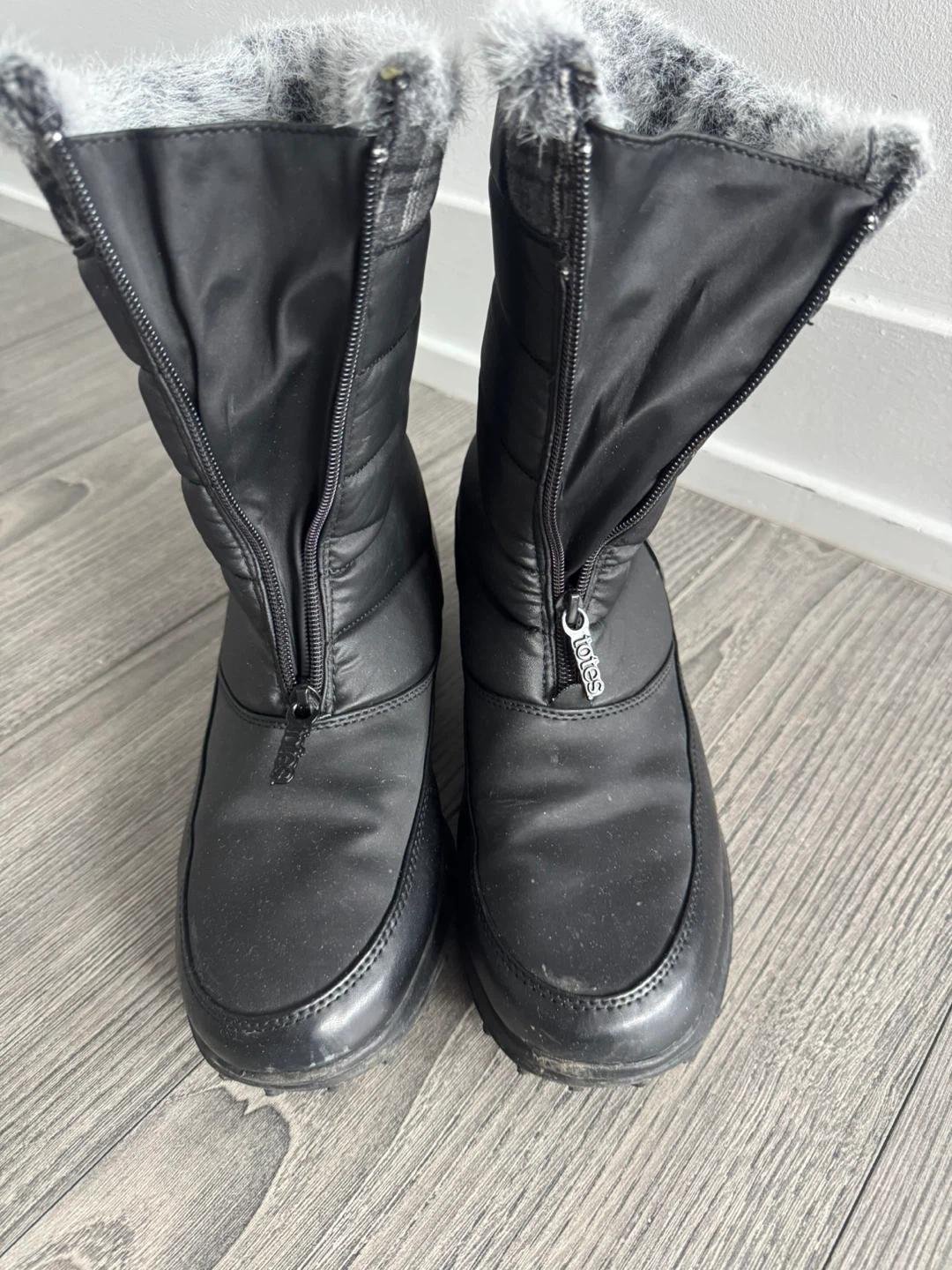Totes Black Puffer Winter Boots - Size 11M - photo 3