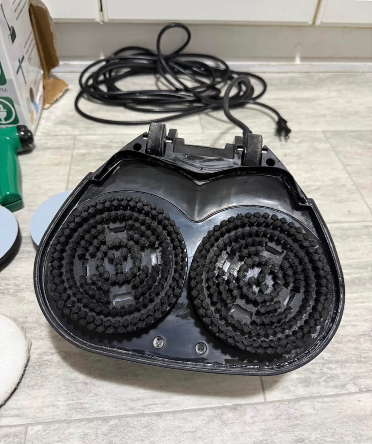 LIKE NEW BISSELL Scrub & Clean Floor Polisher - photo 4