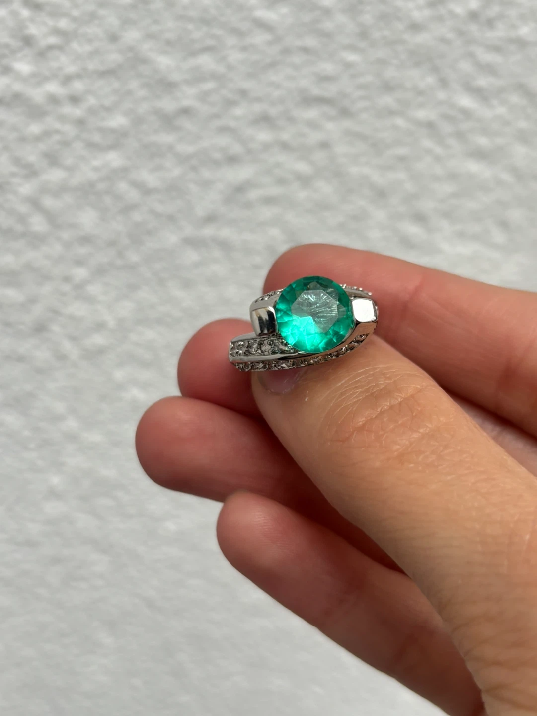 Generic fashion ring