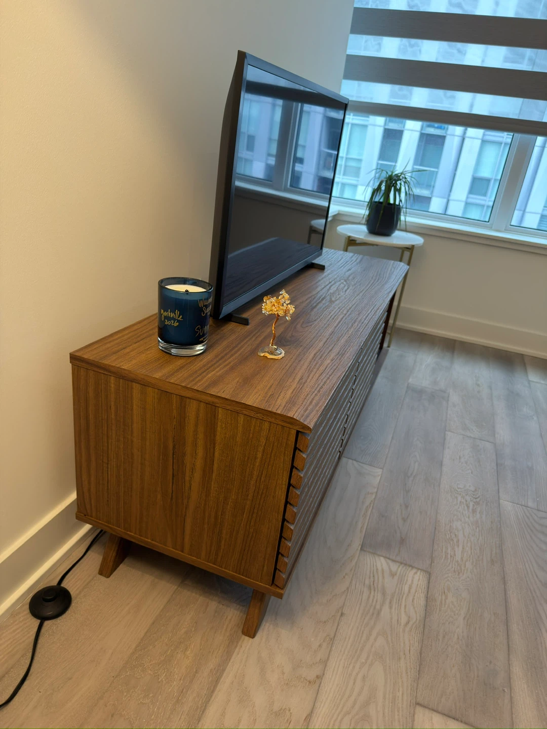 Mid-century Modern TV Stand - photo 3