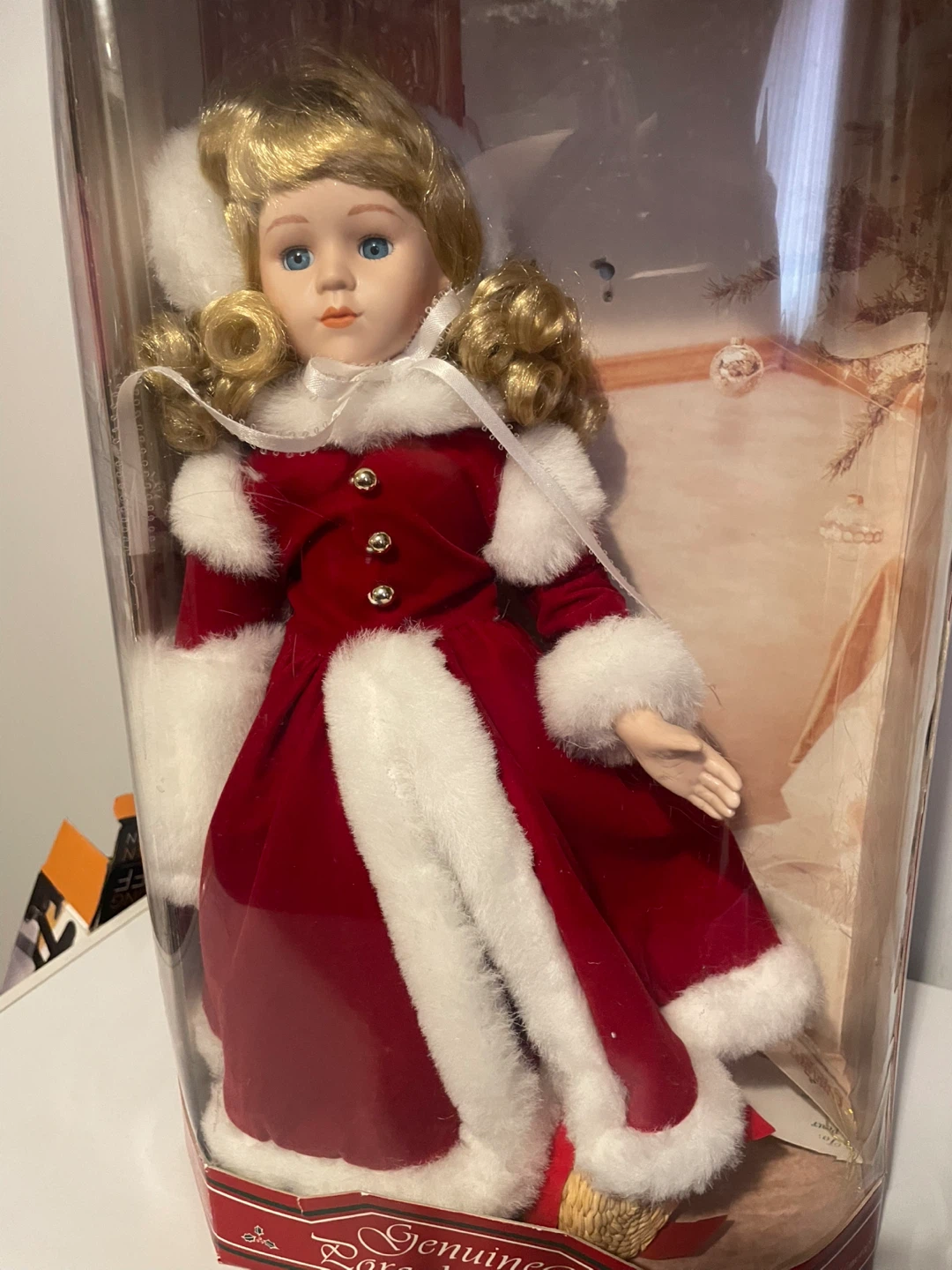 Christmas Treasures Genuine Porcelain Doll - photo 3