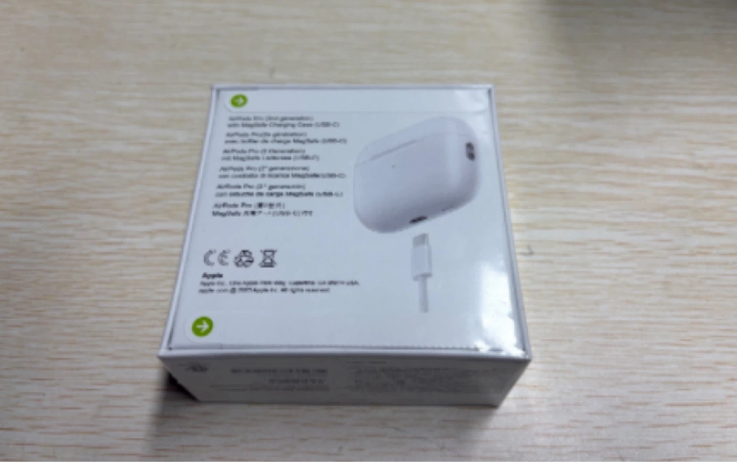 Apple AirPods Pro (2nd generation) with MagSafe Charging Case - photo 5