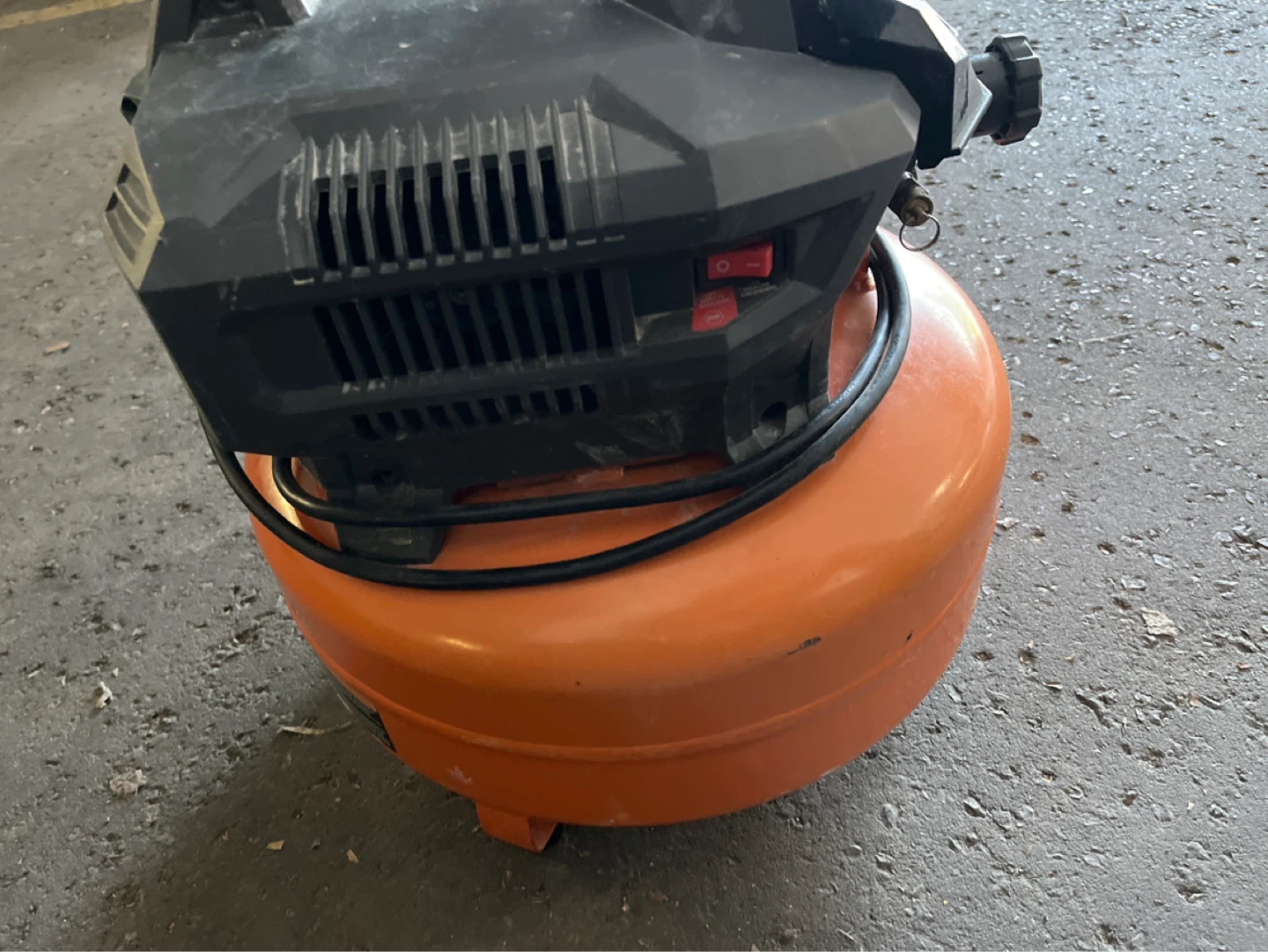 RIDGID 6 Gallon 150 PSI Air Compressor - photo 3