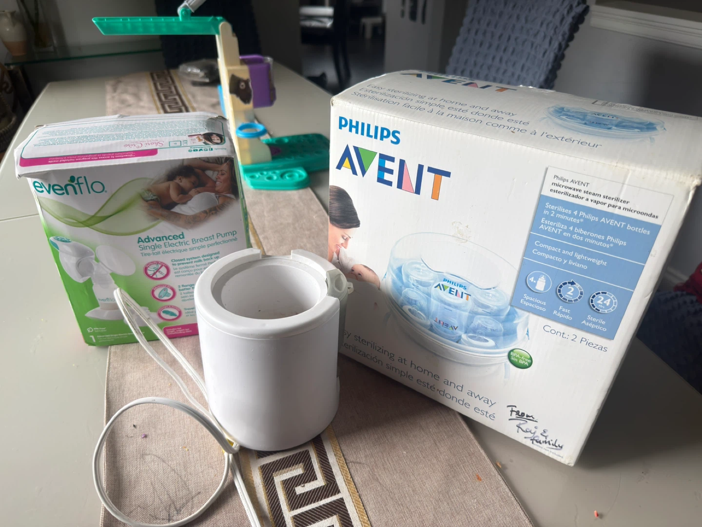 Pregnancy pillow, bottle warmer, bottle sterilizer, breast pump - photo 2