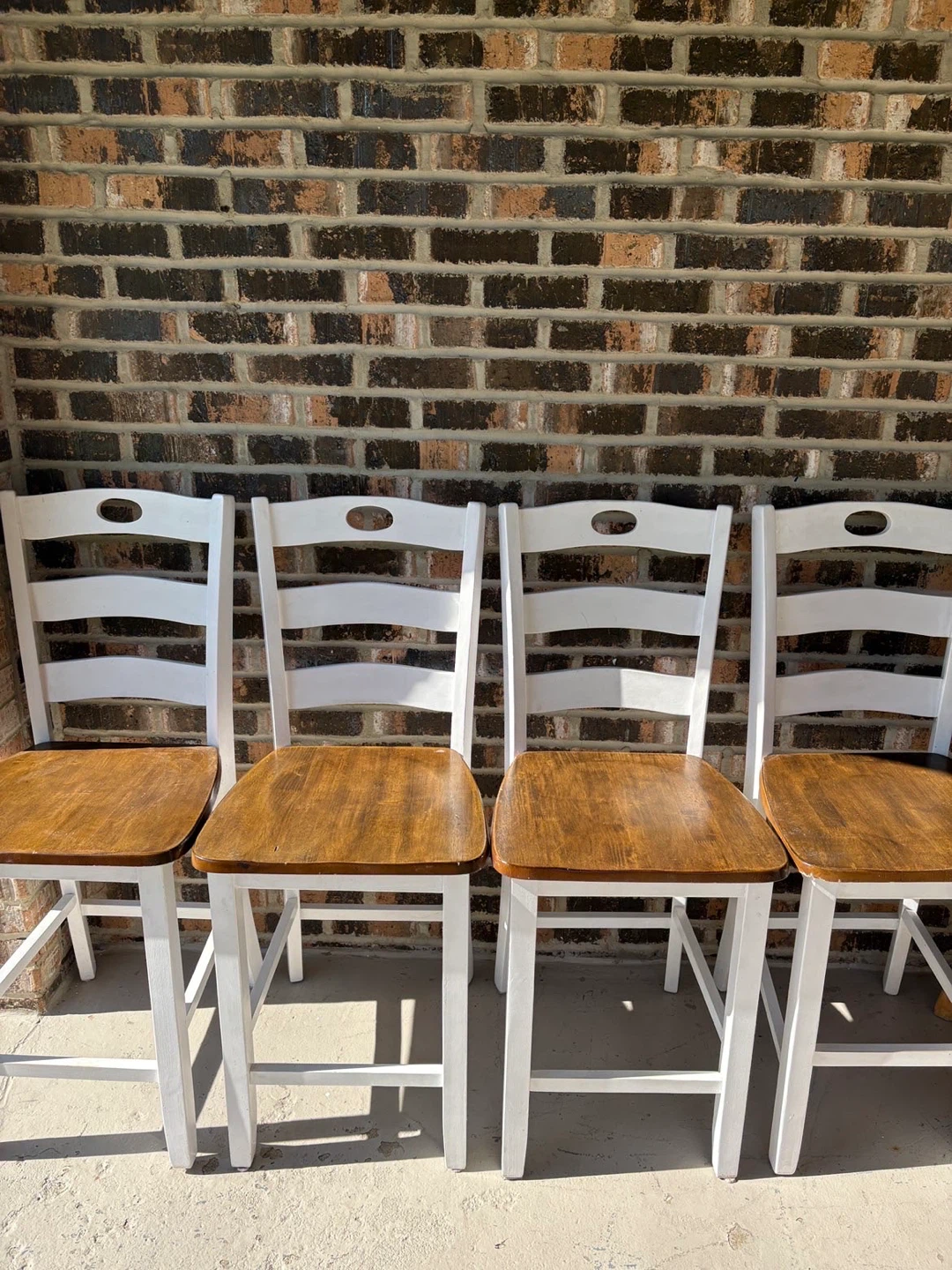 4 counter top chairs - photo 2