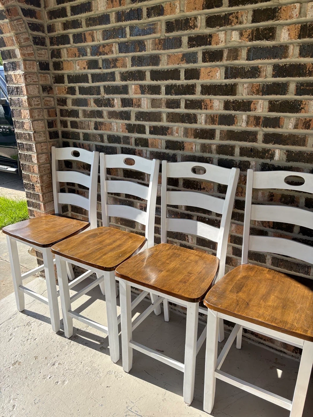 4 counter top chairs - photo 3