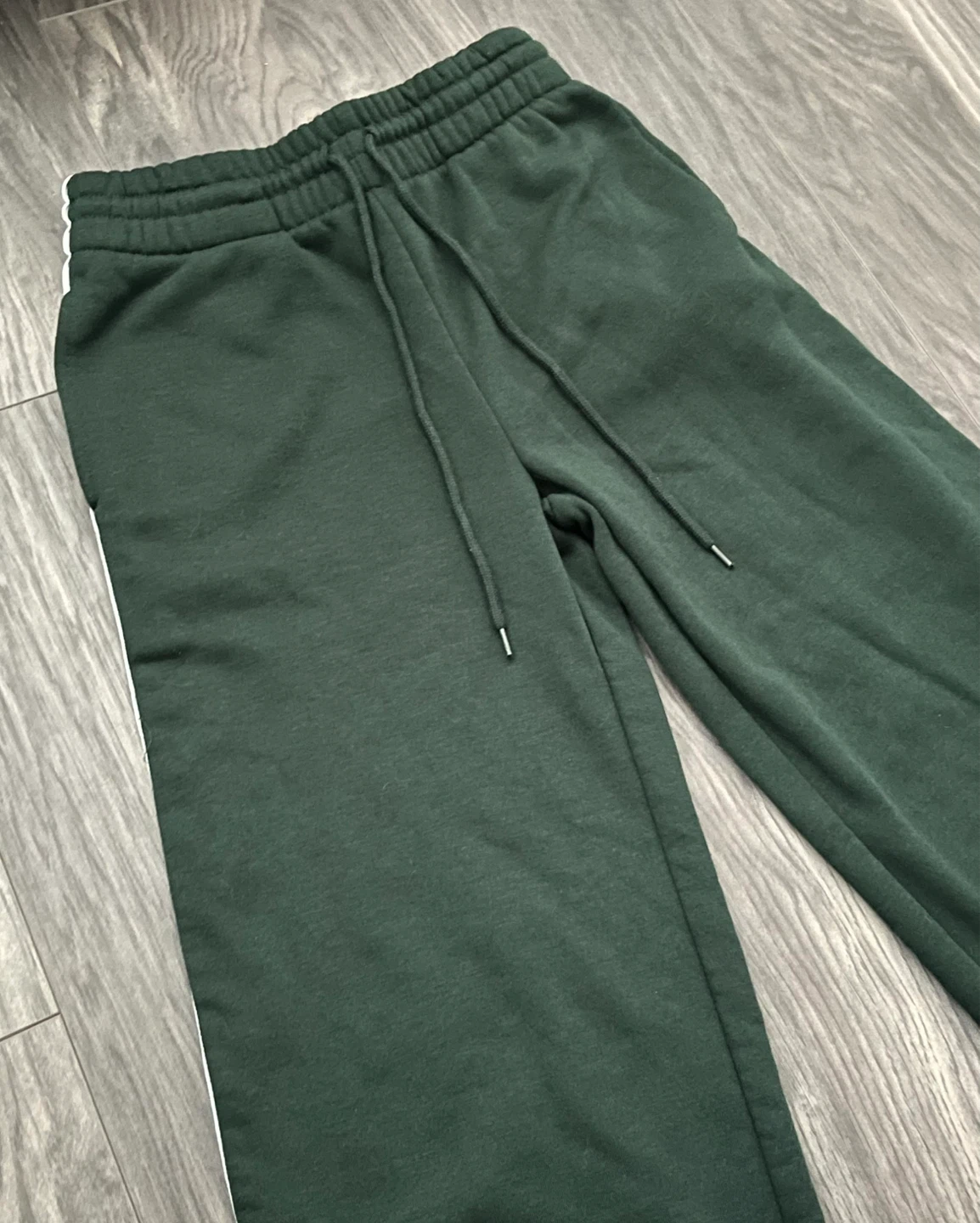 Green Athleisure Wide Leg Sweatpants | Women - photo 2