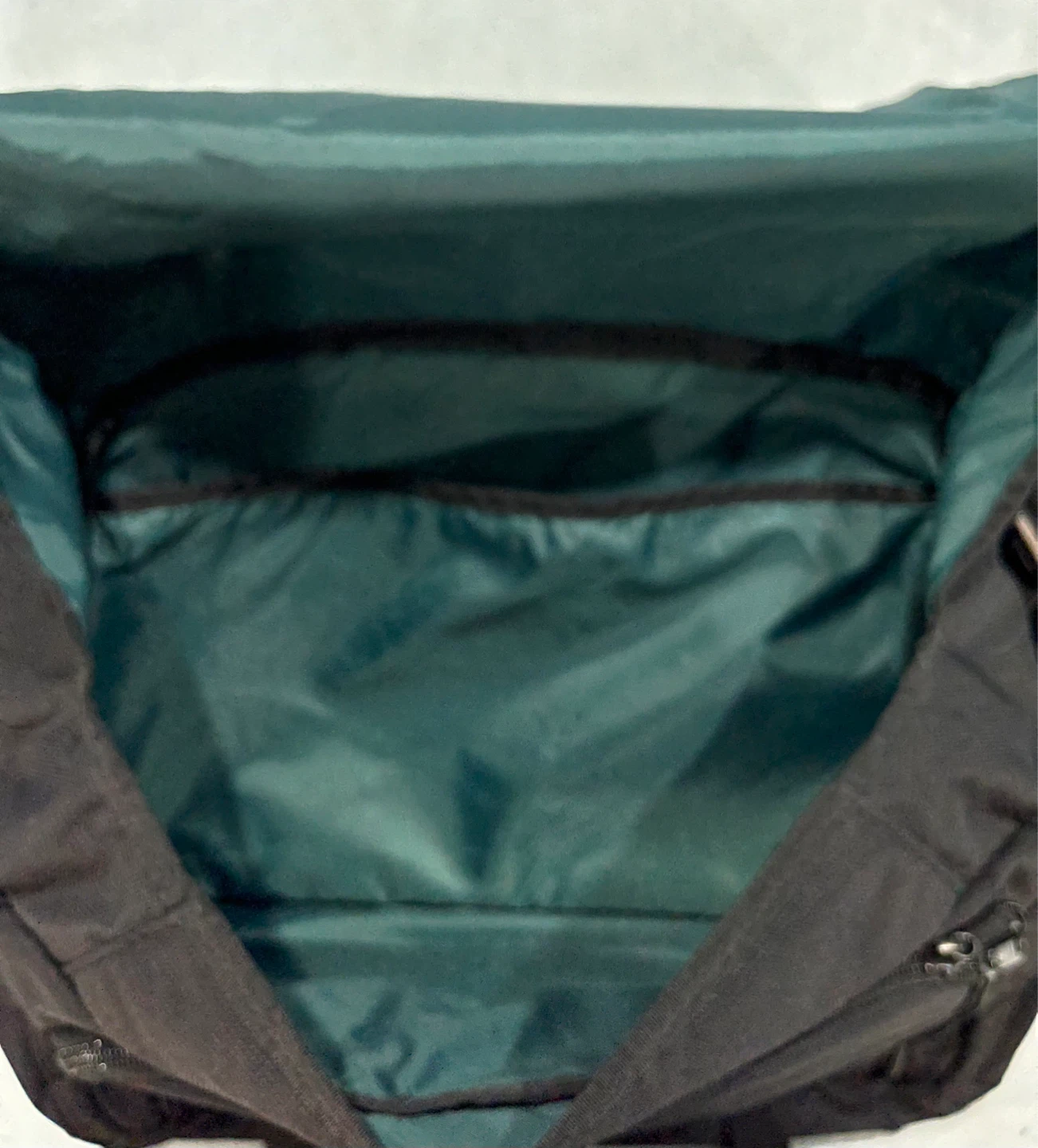 Dakine 15” Messenger Bag Travel Laptop Carry-on - photo 3
