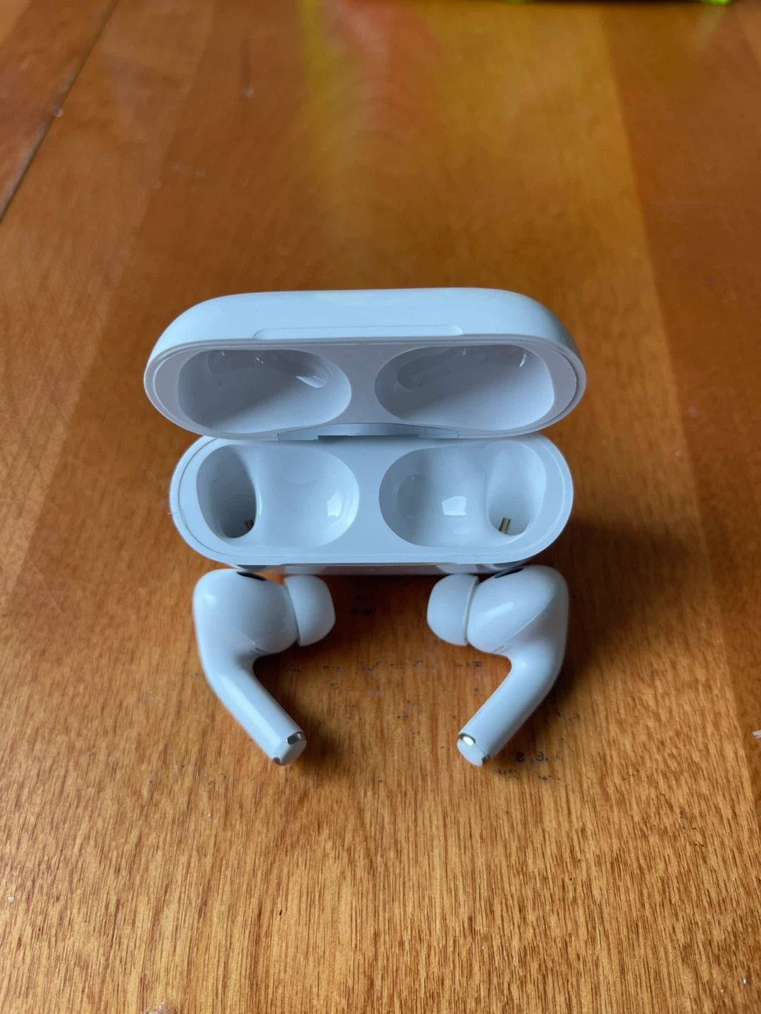 Apple AirPods Pro (2nd Gen) - photo 2