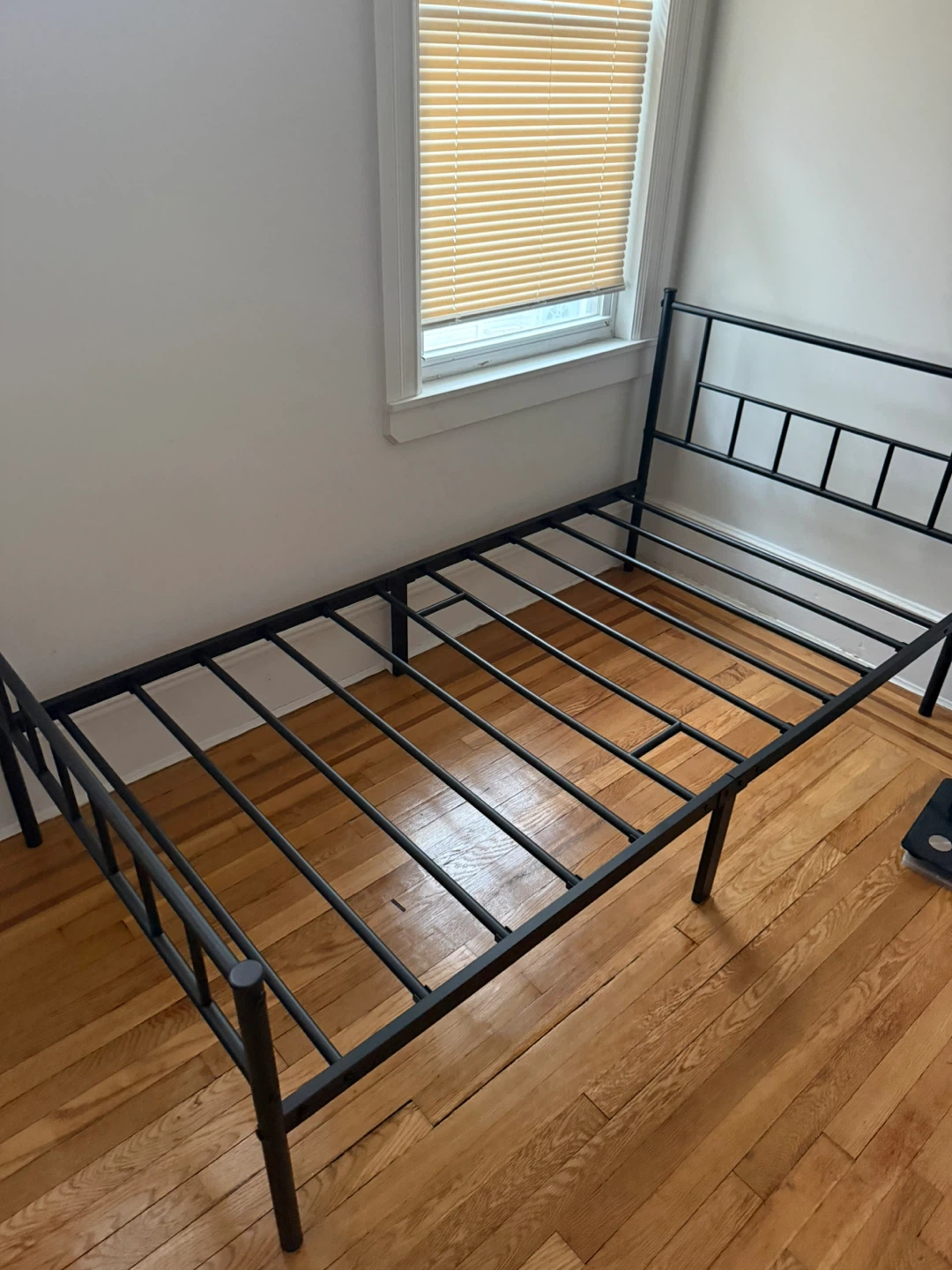 무료나눔 트윈 매트리스, 프레임 Twin Metal Bed Frame