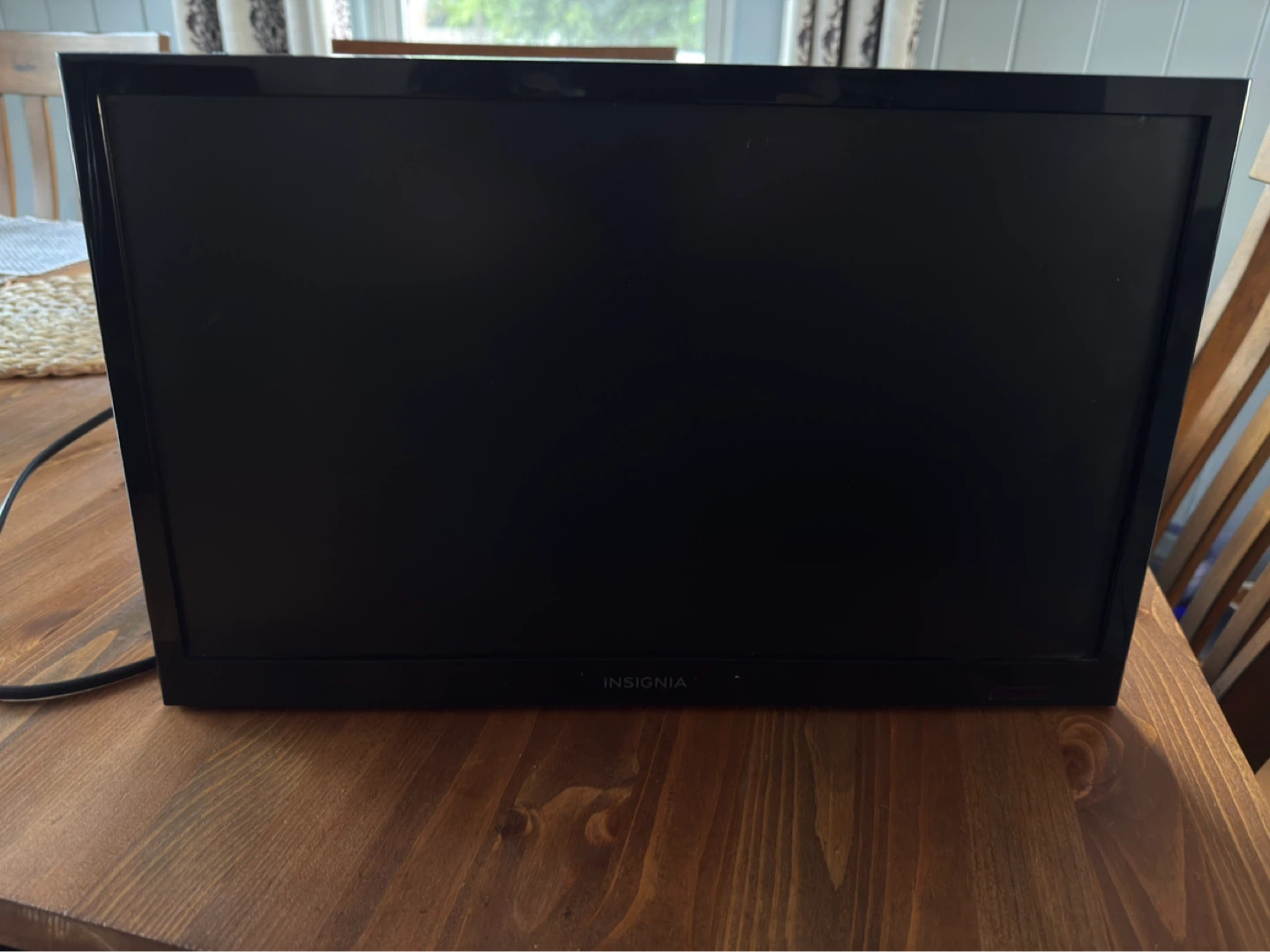 Insignia 18” 720p 60hz LED TV