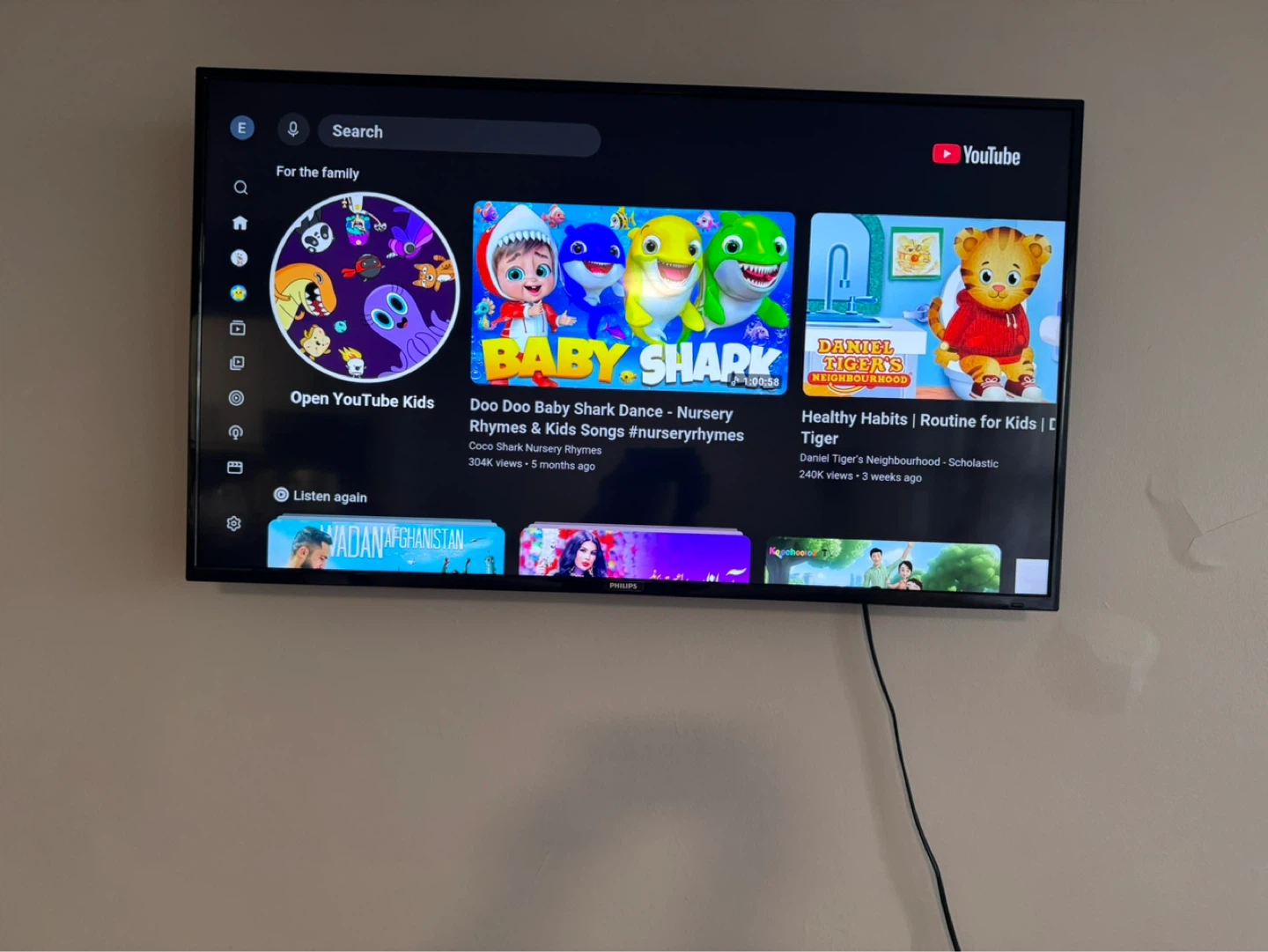 43 inches Philips Smart TV - photo 2