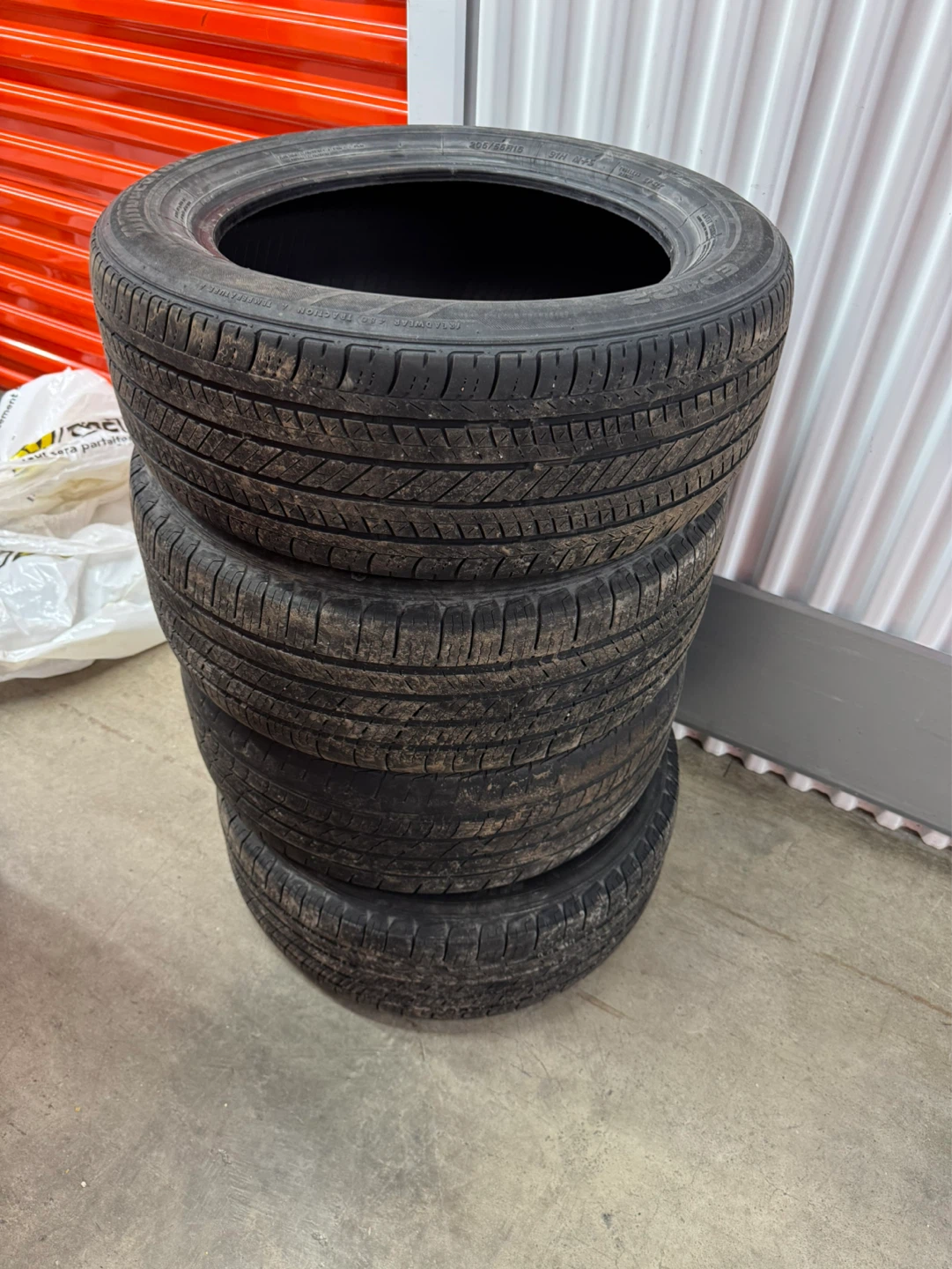 Set of 4 Michelin 205/55R16 and Bridgestone Tires